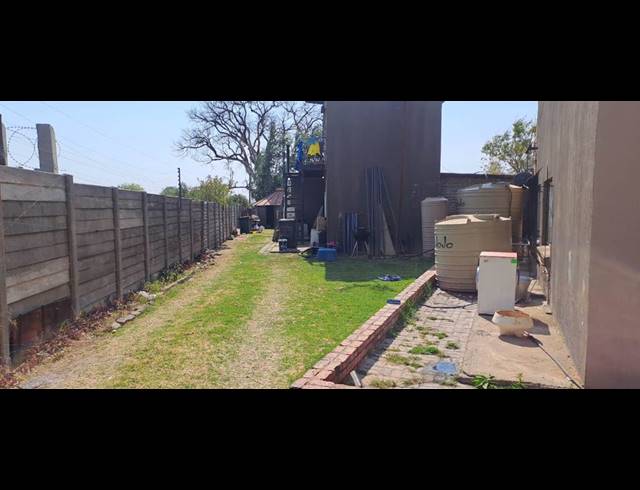 14 BEDROOM LODGE FOR SALE IN PUTFONTEIN